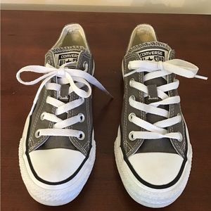 Converse All-Stars low top lace up gray sneakers - size 5